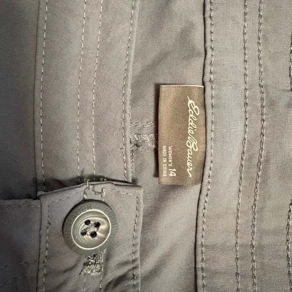 Eddie Bauer Women’s Cargo Shorts - Picture 9 of 9